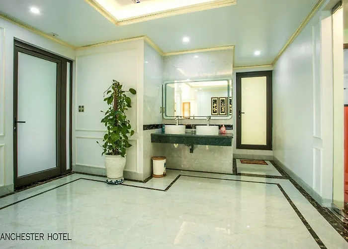 Hotel Manchester Hạ Long
