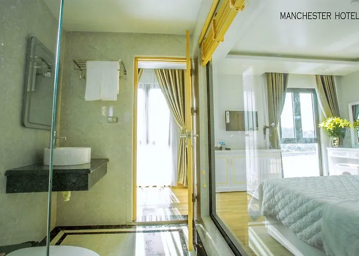 Manchester Hotel Hạ Long