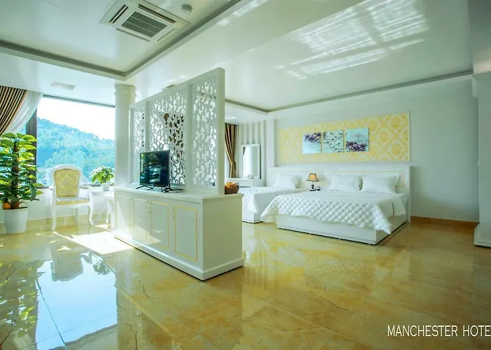 Hotel Manchester Hạ Long