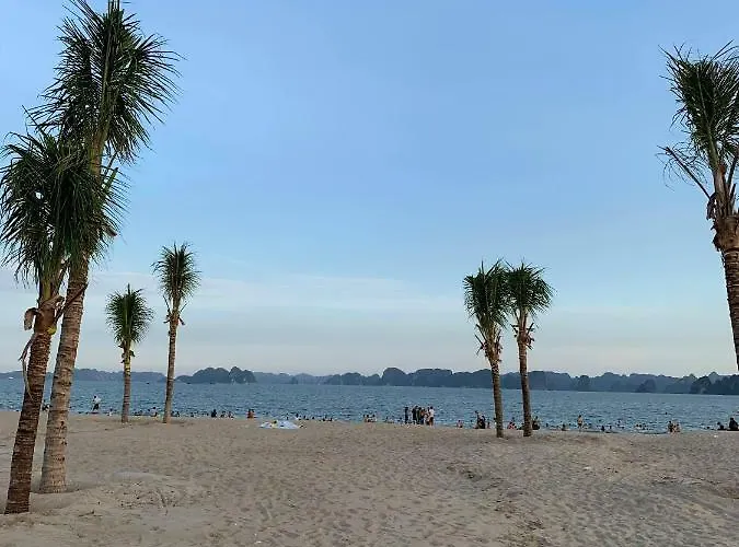 Manchester Hotel Hạ Long