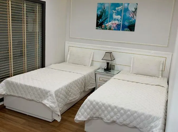 Manchester Hotel Hạ Long